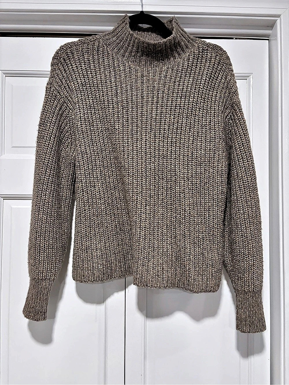 Ann Taylor Turtleneck Sweater in Brown Metallic Knit Like New